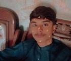 Встретьте Мужчинa : Hasnain, 19 лет до Pakistan  karachi